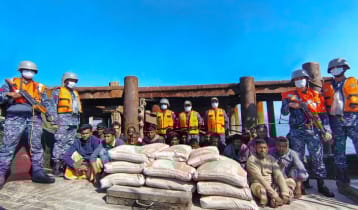 মিয়ানমারে পাচারকালে সিমেন্টবোঝাই দুই ট্রলারসহ আটক ২২