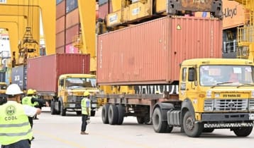 কন্টেইনার হ্যান্ডলিংয়ে রেকর্ড গড়েছে চট্টগ্রাম বন্দর, বেড়েছে রাজস্ব আয়