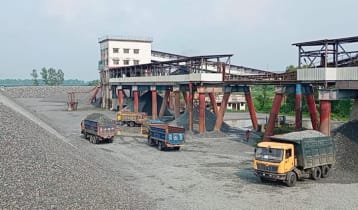 ভূমিকম্প ও দুর্ঘটনার আশঙ্কায় মধ্যপাড়া খনি থেকে পাথর উত্তোলন বন্ধ