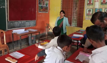 শ্রেণিকক্ষের তালা ভেঙে পরীক্ষা নিলেন ইউএনও 