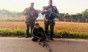 টেকনাফে আগ্নেয়াস্ত্রসহ আটক ১