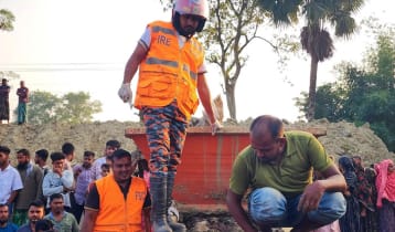 ইট তৈরির মেশিনে আটকে প্রাণ গেল শ্রমিকের