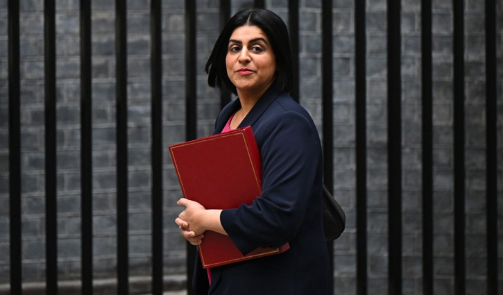 যুক্তরাজ্যের নতুন অভিবাসন নীতি: স্থায়ী নাগরিকত্বে ২০ বছর অপেক্ষা