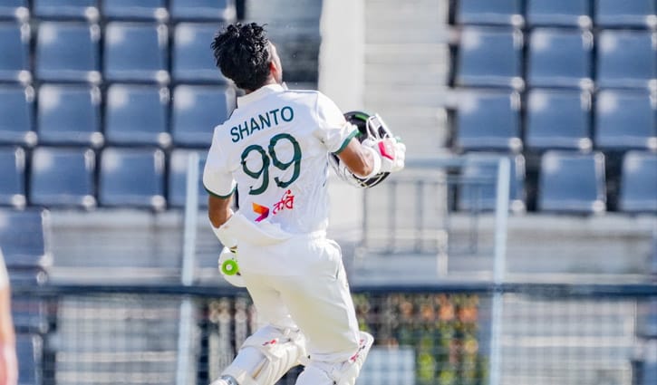 রানের পাহাড়ে চড়ে গলায় রেকর্ডের মালায়