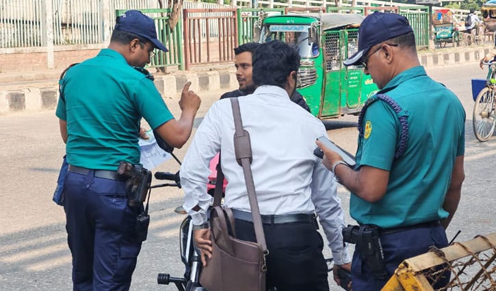 ঢাকায় কড়া নিরাপত্তা, চলছে তল্লাশি