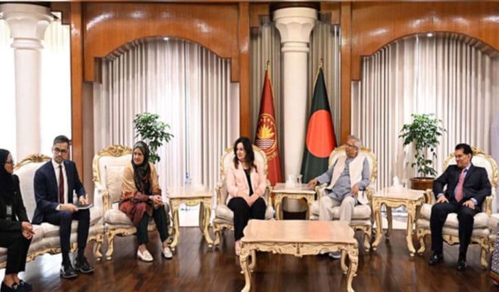 প্রধান উপদেষ্টার সঙ্গে কানাডীয় পার্লামেন্টারি দলের সাক্ষাৎ