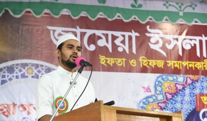 গণতন্ত্র রক্ষায় আলেম সমাজের অবদান অনস্বীকার্য: উপদেষ্টা আসিফ মাহমুদ