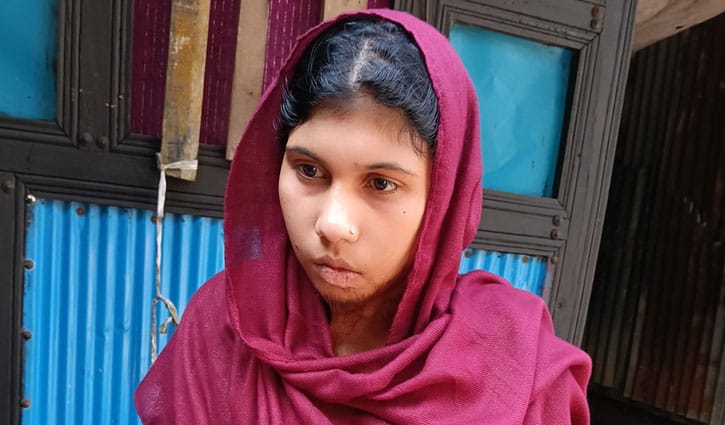 মোহাম্মদপুরে মা-মেয়ে হত্যা, জিজ্ঞাসাবাদে মুখ খুলছে আয়েশা