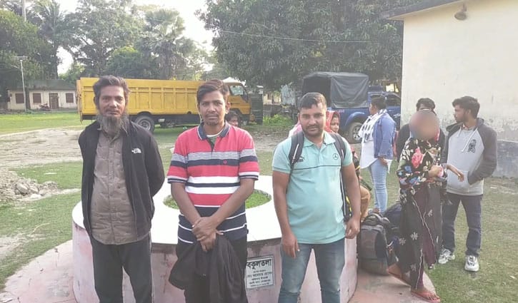 মেহেরপুর সীমান্ত দিয়ে ১২ বাংলাদেশিকে ফেরত দিয়েছে বিএসএফ