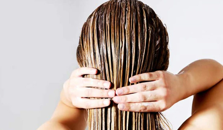 শীতে চুল ‘ডিপ কন্ডিশনিং’ করার উপায়
