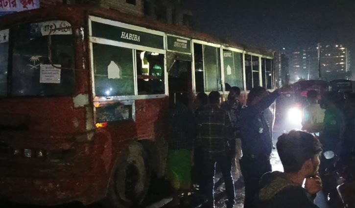 সাভারে দাঁড়িয়ে থাকা বাসে আগুন​​​​​​​​​​​​​​​​​​​​​​​​​​​​​​​​​​​​