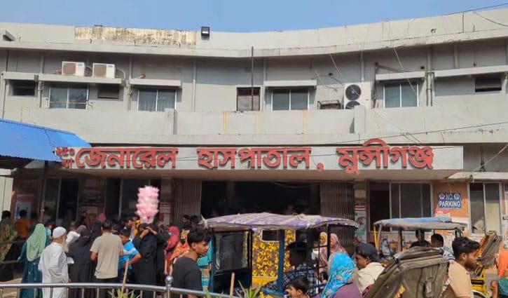 কাঁধে বহন করা গাছের গুঁড়ির চাপায় প্রাণ গেল শ্রমিকের