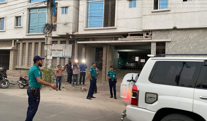 রাজশাহীতে বাসায় ঢুকে বিচারকের ছেলেকে কুপিয়ে হত্যা