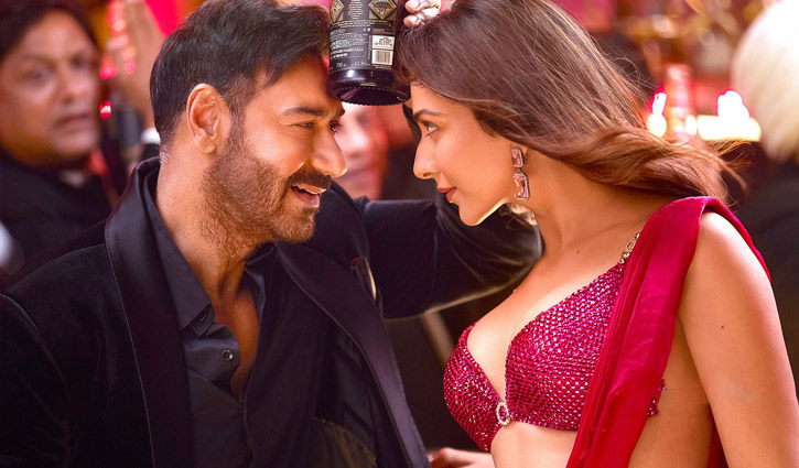 অসম প্রেমের গল্প: বক্স অফিসে কতটা জমেছে অজয়-রাকুলের রসায়ন?