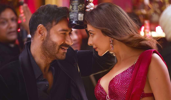 অসম প্রেমের গল্প: বক্স অফিসে কতটা জমেছে অজয়-রাকুলের রসায়ন?