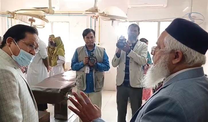 মহাপরিচালকের সঙ্গে তর্ক, চিকিৎসককে বহিষ্কারের নির্দেশ