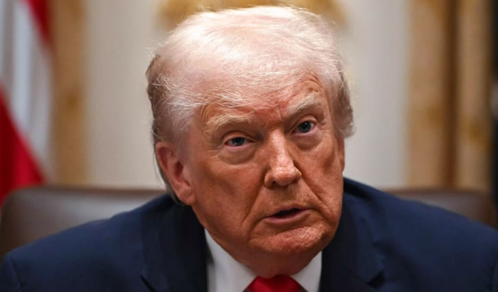 ১৯ দেশের নাগরিকদের গ্রিনকার্ড-নাগরিকত্ব দেওয়া বন্ধ করল যুক্তরাষ্ট্র