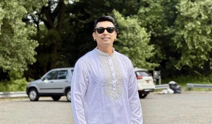 ওমরাহ পালন করতে সৌদিতে জায়েদ খান