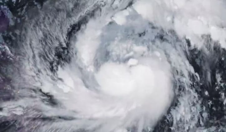 ফিলিপাইনে সুপার টাইফুন আঘাত হানতেই নিহত ২