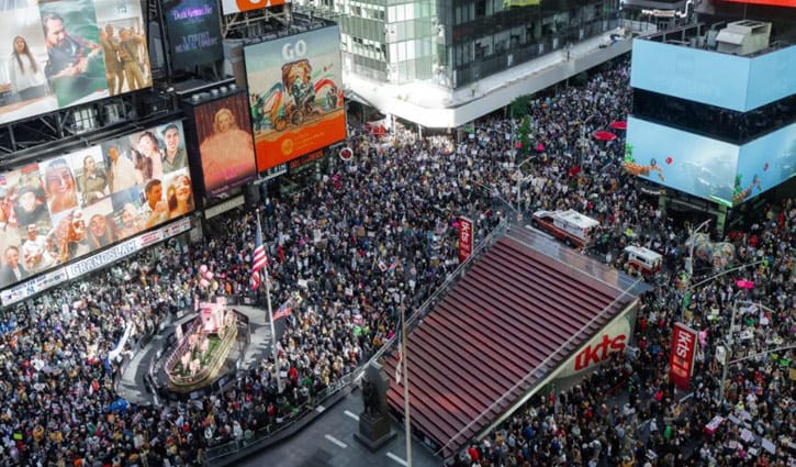 যুক্তরাষ্ট্রে ট্রাম্পের বিরুদ্ধে বিক্ষোভে কত লোক যোগ দিয়েছে?