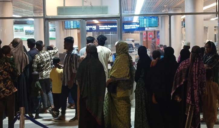 সৌদির ফ্লাইট সিলেটে অবতরণ, ঢাকাগামী বিমান বন্ধ