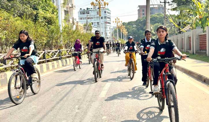 রাজশাহীতে যানজট সচেতনতায় সাইকেল শোভাযাত্রা