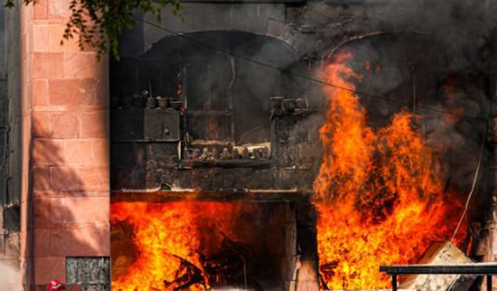 দিল্লিতে সংসদ সদস্যদের বাসভবনে আগুন