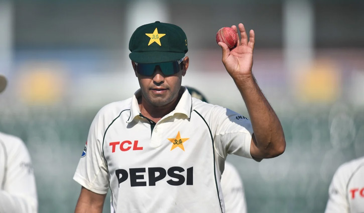 অভিষেকেই ইতিহাস: ৯২ বছরের রেকর্ড ভাঙলেন আসিফ আফ্রিদি