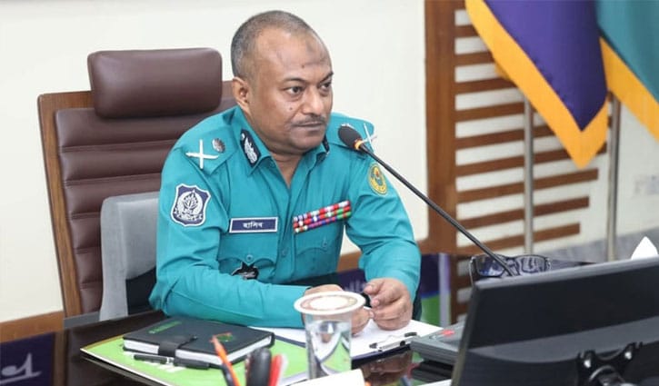 সন্ত্রাসীদের এসএমজি দিয়ে ব্রাশফায়ারের নির্দেশ সিএমপি কমিশনারের