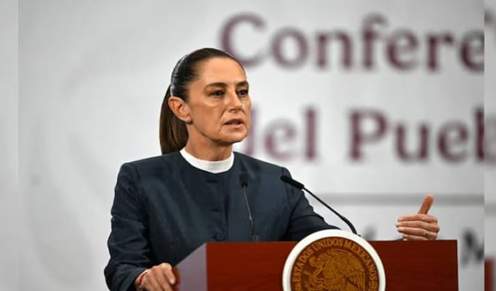 মেক্সিকোর প্রেসিডেন্টকে চুমু দেওয়ার চেষ্টা মাতাল ব্যক্তির