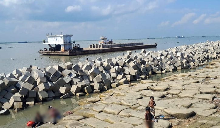 চাঁদপুর শহর পুনর্বাসন প্রকল্পে ধীরগতি, ব্লক নিয়ে ভোগান্তি