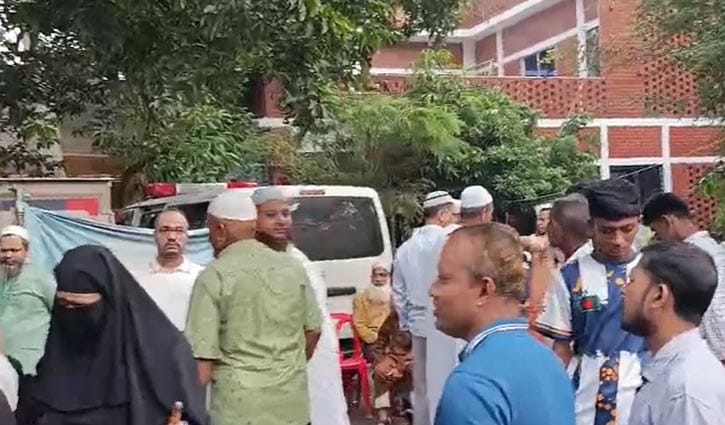 কক্সবাজারে বেড়াতে গিয়ে নিহত ৫ নারীর দাফন সম্পন্ন