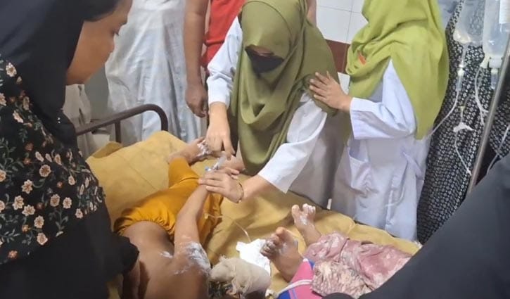 ব্রাহ্মণবাড়িয়ায় বিদ্যুৎস্পৃষ্টে মাদরাসার শিক্ষার্থীসহ আহত ৮