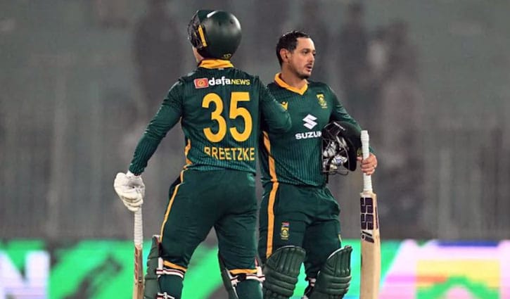 ডি ককের সেঞ্চুরিতে পাকিস্তানকে উড়িয়ে সিরিজ সমতায় দ. আফ্রিকা