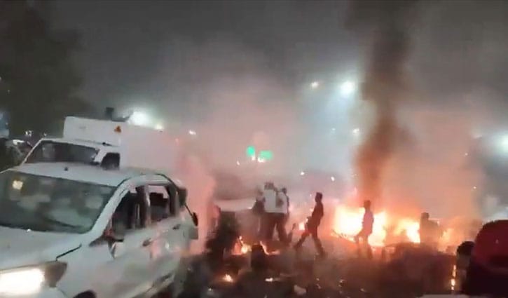 ভয়াবহ বিস্ফোরণে কেঁপে উঠল দিল্লি, আহত ২৪