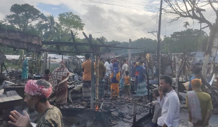 হাজরাকাটি বাজারে আগুনে পুড়ল ৮টি দোকান