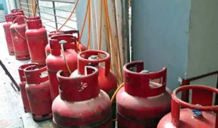 কুষ্টিয়ায় দোকানে দোকানে অনুমোদনহীন গ্যাস সিলিন্ডার বিক্রি