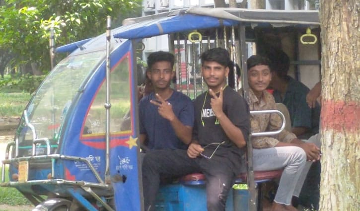 ইবিতে বহিরাগতদের অবাধ প্রবেশ, নিরাপত্তা শঙ্কায় শিক্ষার্থীরা