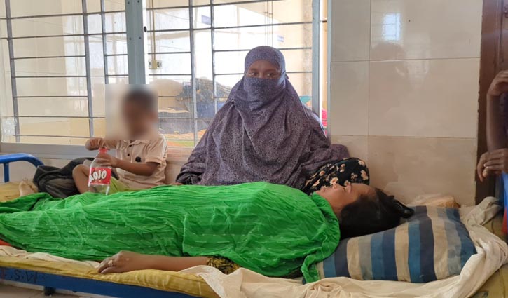 ঝিনাইদহে মা-মেয়েকে মারধর, থানায় অভিযোগ