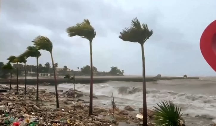 জ্যামাইকায় আঘাত হানতে যাচ্ছে বিশ্বের সবচেয়ে শক্তিশালী ঝড়