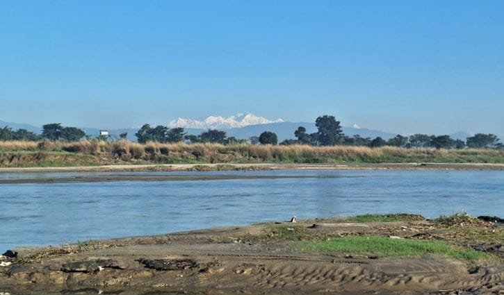 মেঘমুক্ত আকাশে উঁকি দিল কাঞ্চনজঙ্ঘা