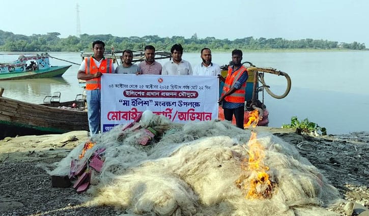 কলাপাড়ায় ২ মণ ইলিশসহ ২৬ জেলে আটক