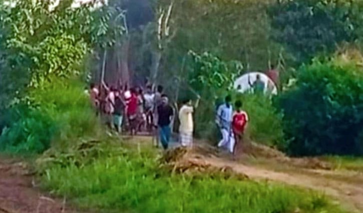 নরসিংদীতে মাইকে ঘোষণা দিয়ে টেঁটা যুদ্ধ, আহত ১৫