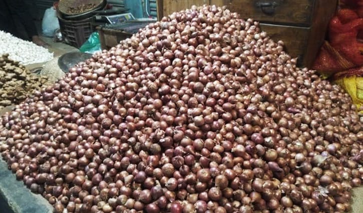 হিলিতে হঠাৎ পেঁয়াজের দাম বৃদ্ধি