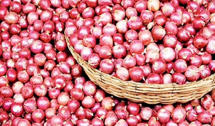 পেঁয়াজের দামবৃদ্ধিতে কার পকেট ভারী?