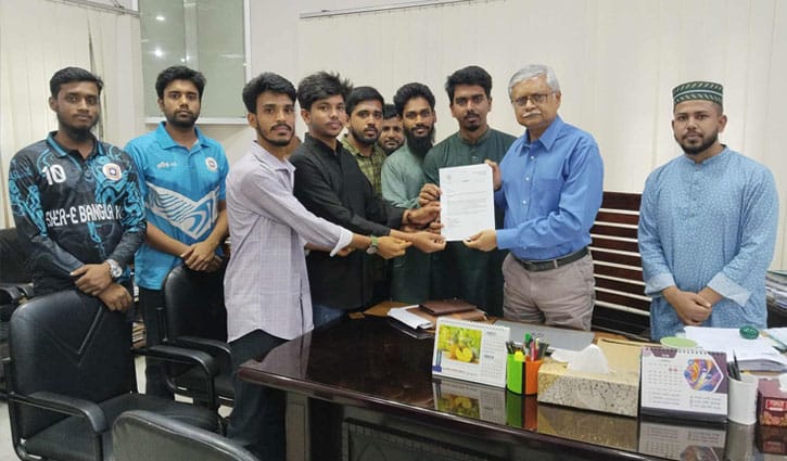 রাবির আবাসিক হলে জীবনের নিরাপত্তা দাবি শিক্ষার্থীদের