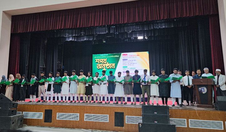 শপথ নিলেন রাকসুর নবনির্বাচিত প্রতিনিধিরা