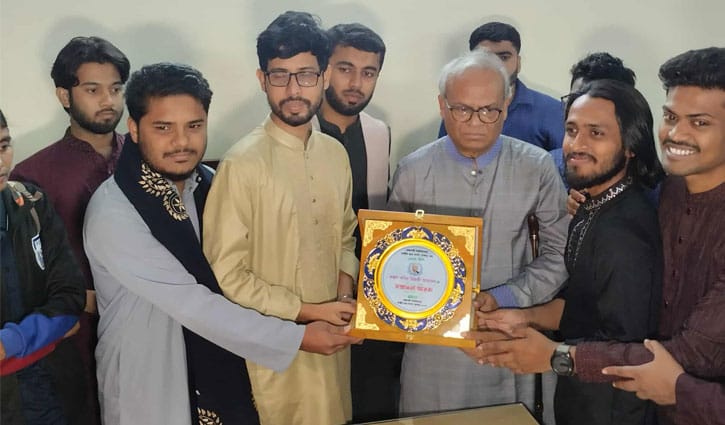 রাকসুর সাবেক ভিপি রিজভীকে নবনির্বাচিতের সম্মাননা