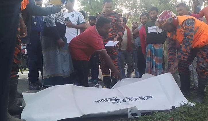 সড়ক পার হওয়ার সময় বাসের ধাক্কায় নিহত ১