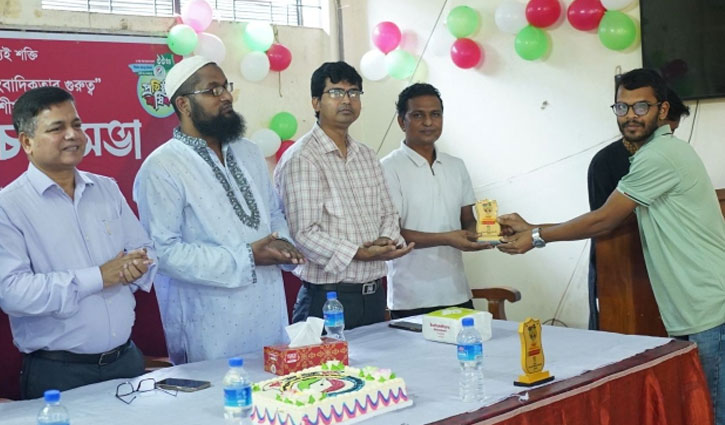 বেরোবিসাসের বর্ষসেরা ভিডিও রিপোর্টার রাইজিংবিডির সাজ্জাদ